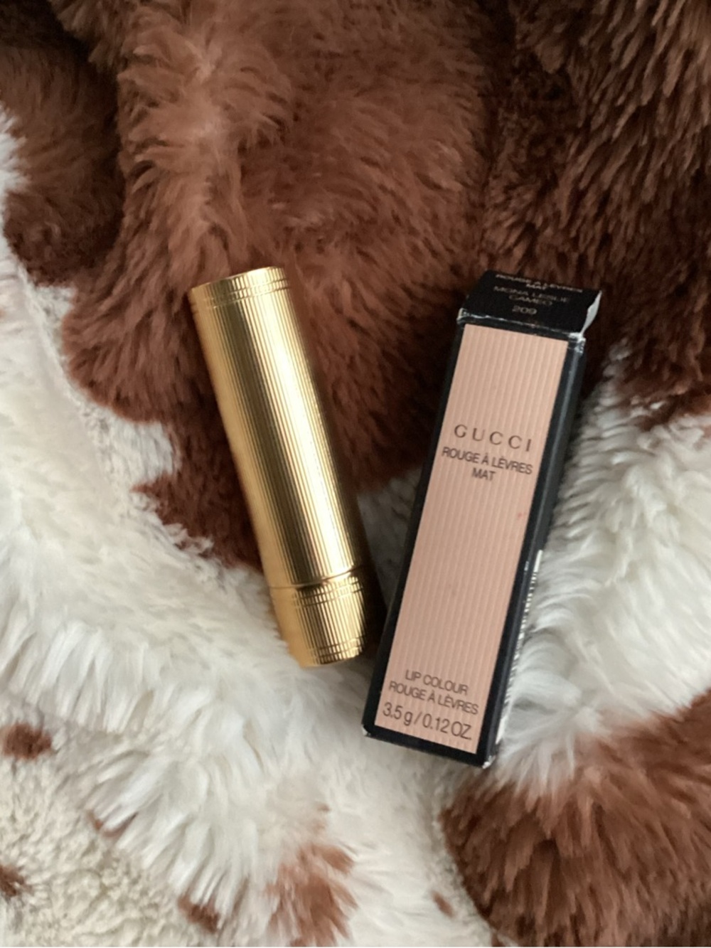 Gucci Matte Lipstick Mona Leslie Cameo 209 - Beige Gold Packaging